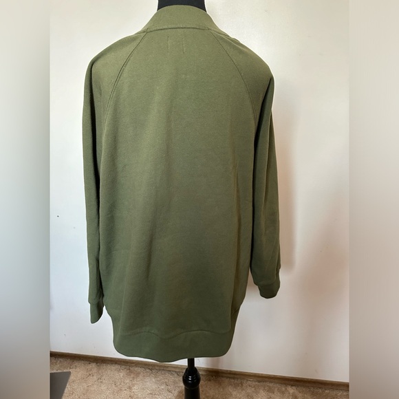 GAP army green button-up cardigan sweatshirt. PTP 23 - Picture 3 of 5
